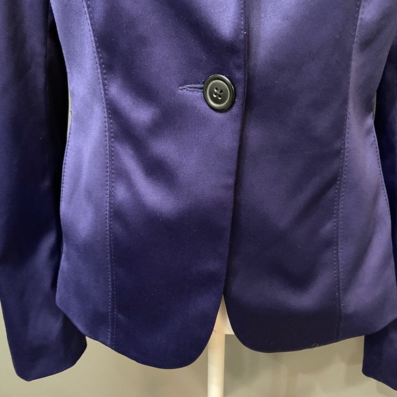 EXPRESS Design Studio Purple Thick Satin Fitted/Tailored One Button Blazer Sz 6 - Picture 11 of 17